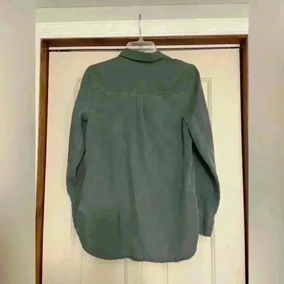 Women’s Old Navy shirt - Picture 8 of 9